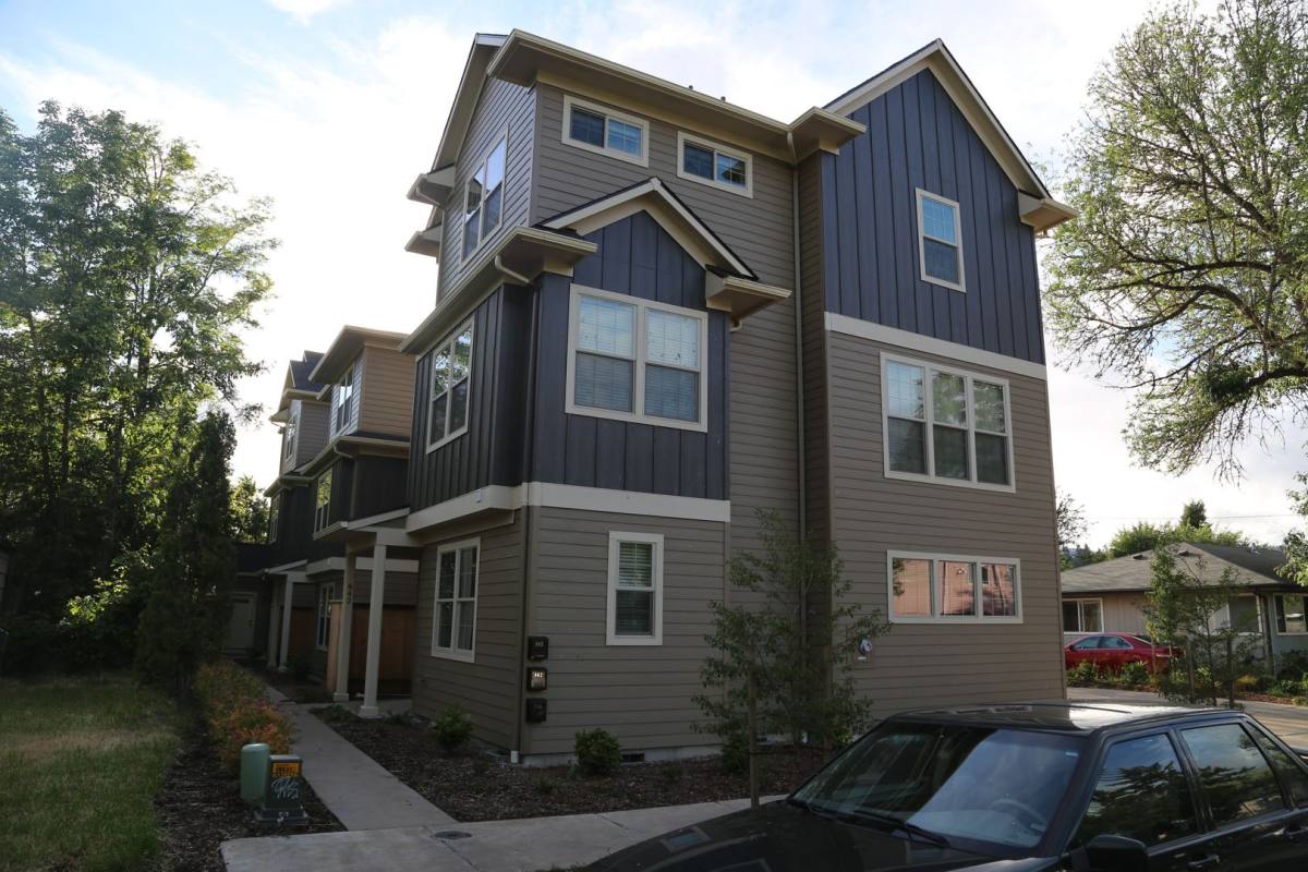House for rent at 842 NW 26th St, Corvallis, OR 97330