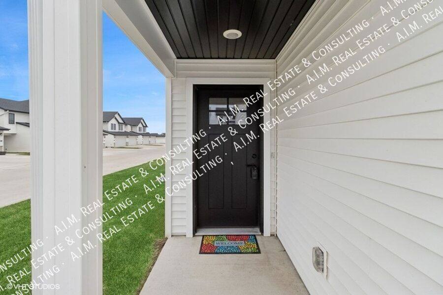 Townhouse for rent at 121 Buffalo Ave SW, Bondurant, IA 50035