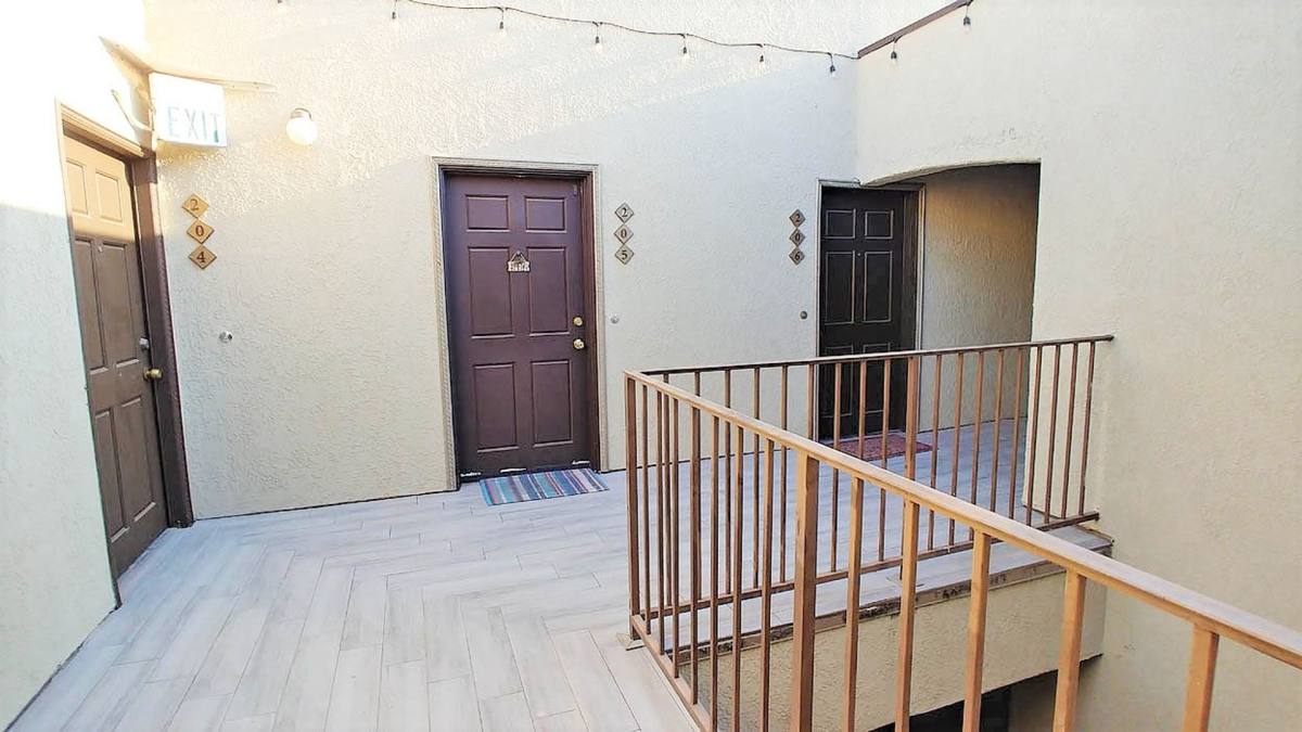 Condo for rent at 6010 Romaine St, Los Angeles, CA 90038