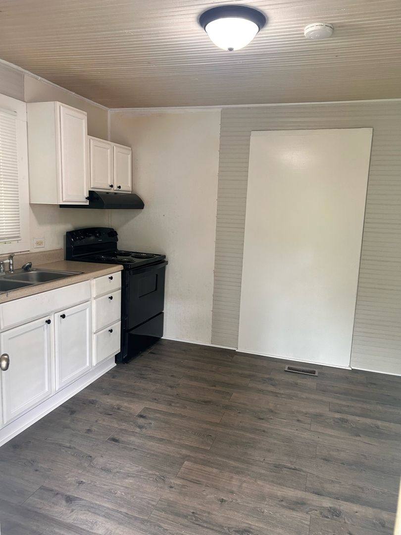 Townhouse for rent at 638 Wilson St, Kannapolis, NC 28083