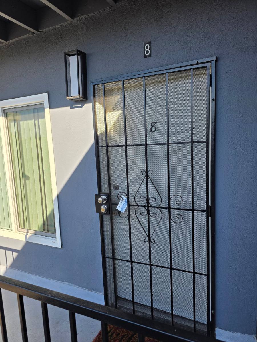 Apartment for rent at 217 W Wilson Ave, Orange, CA 92867