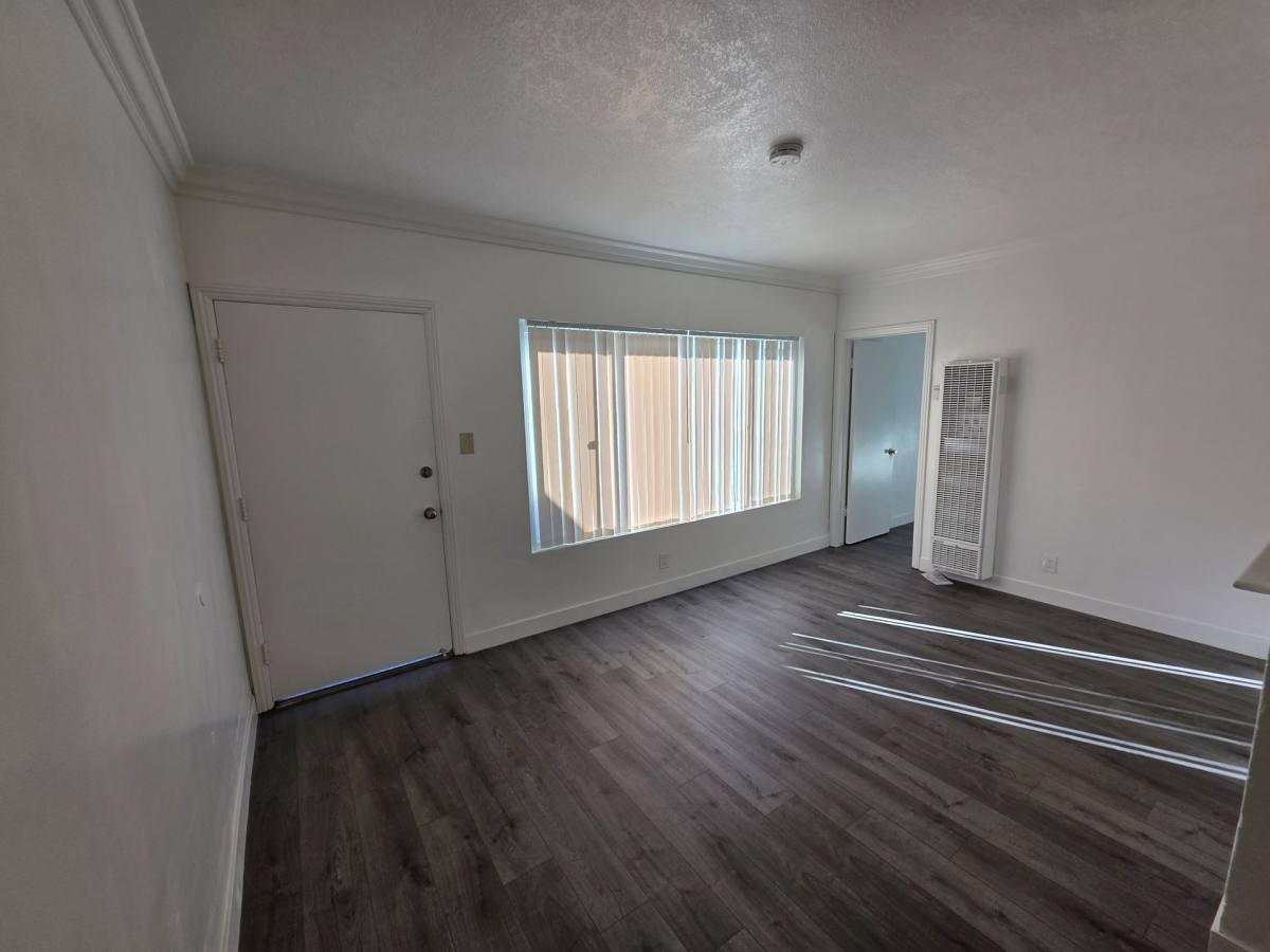 Apartment for rent at 217 W Wilson Ave, Orange, CA 92867