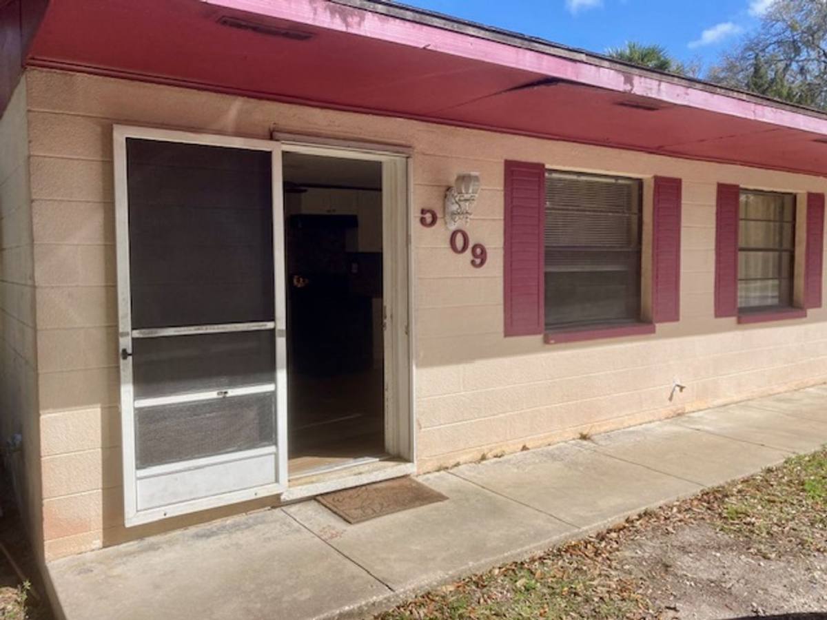 House for rent at 509 NE 11th St, Crystal River, FL 34428