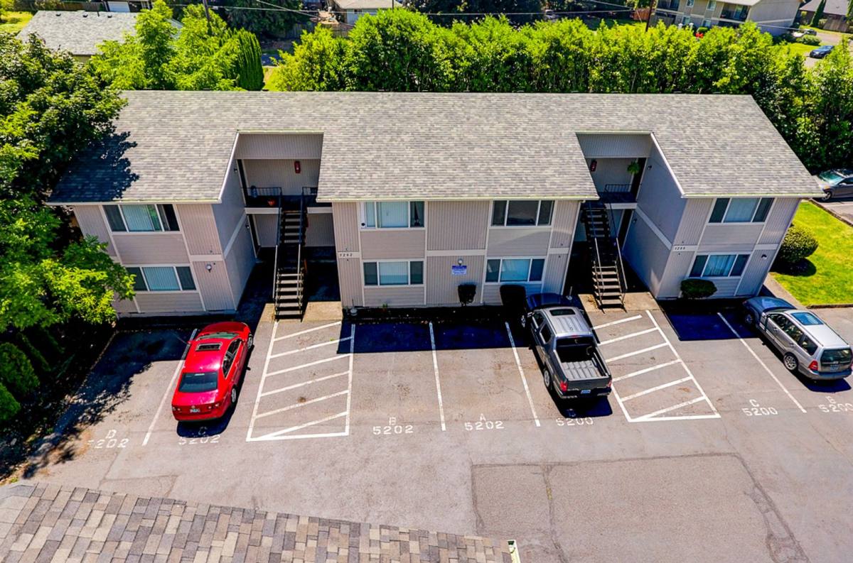 Apartment for rent at 5200 Windsor Island Rd N, Salem, OR 97303