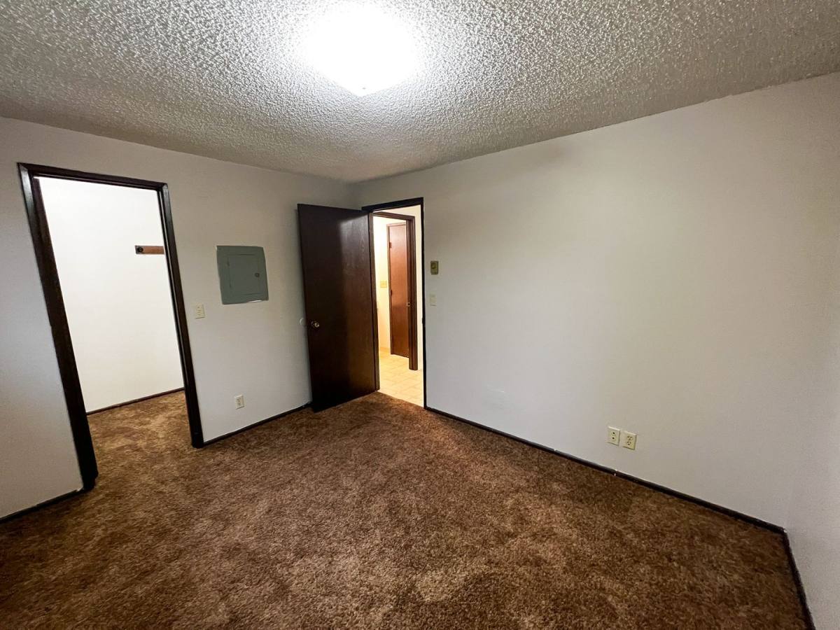 Apartment for rent at 5200 Windsor Island Rd N, Salem, OR 97303