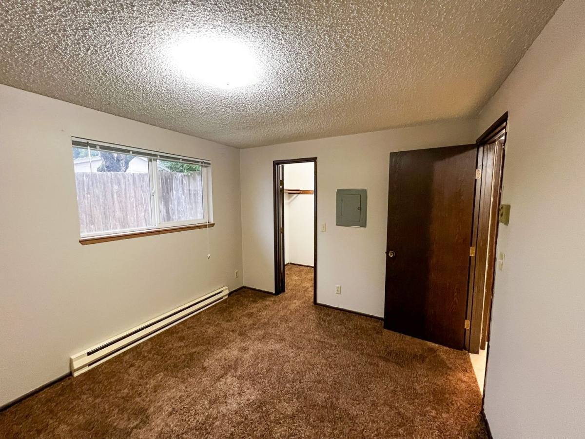 Apartment for rent at 5200 Windsor Island Rd N, Salem, OR 97303
