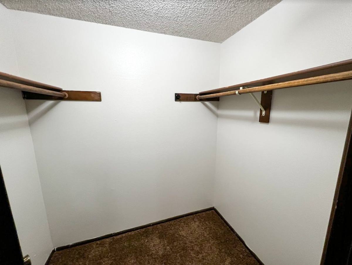 Apartment for rent at 5200 Windsor Island Rd N, Salem, OR 97303