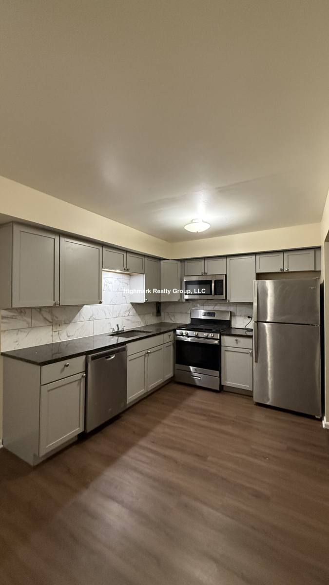 Apartment for rent at 622 Lincoln Ave #103A, Addison, IL 60101