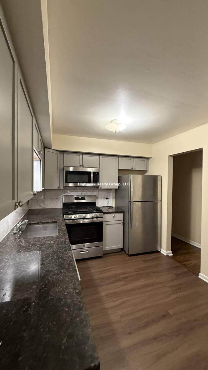 Apartment for rent at 622 Lincoln Ave #103A, Addison, IL 60101