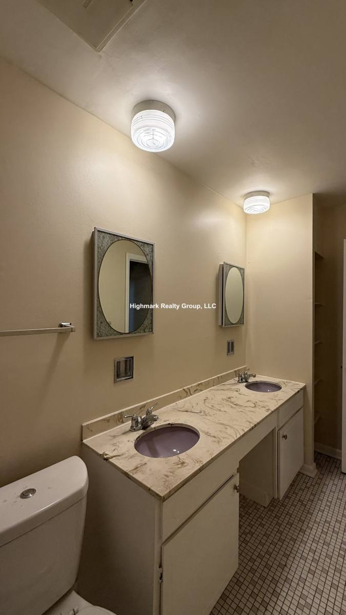 Apartment for rent at 622 Lincoln Ave #103A, Addison, IL 60101