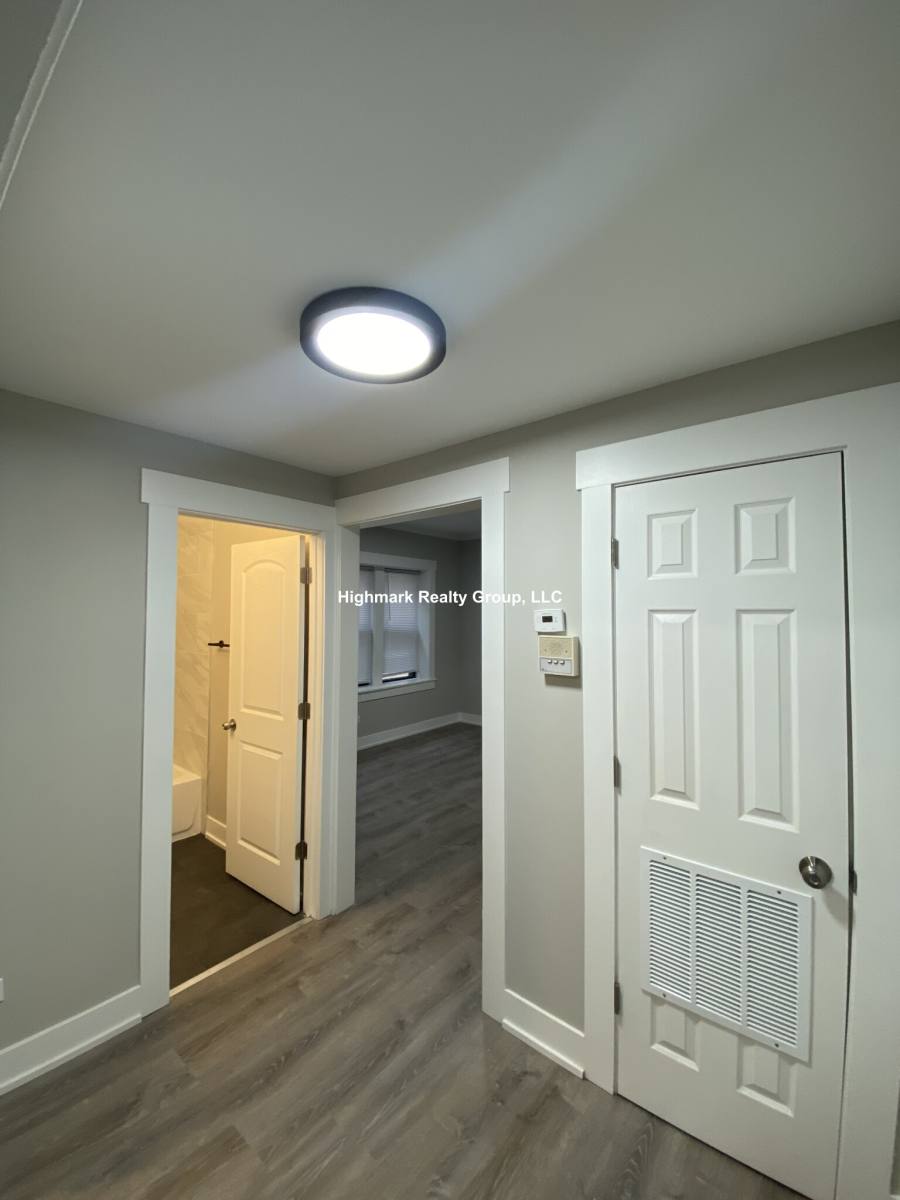 Apartment for rent at 6517 N Newgard Ave, Chicago, IL 60626
