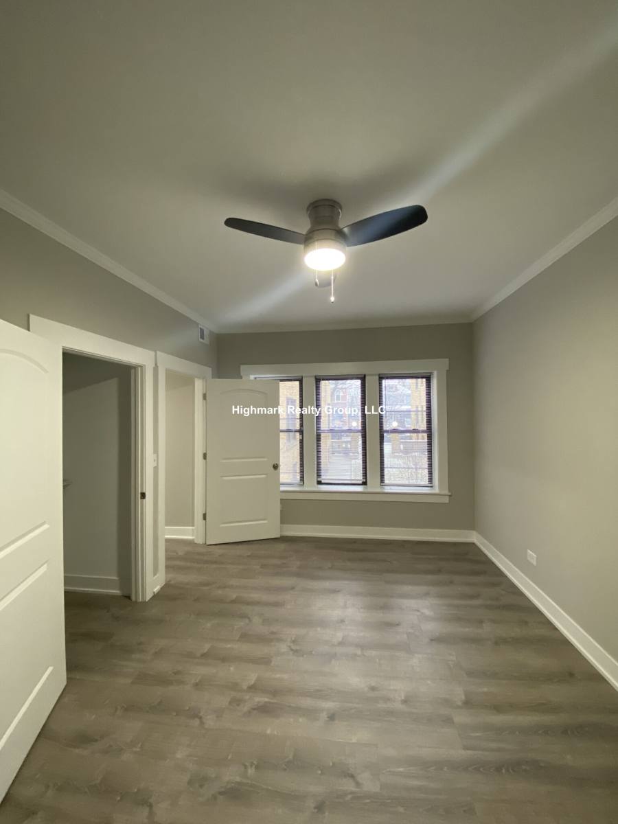 Apartment for rent at 6517 N Newgard Ave, Chicago, IL 60626