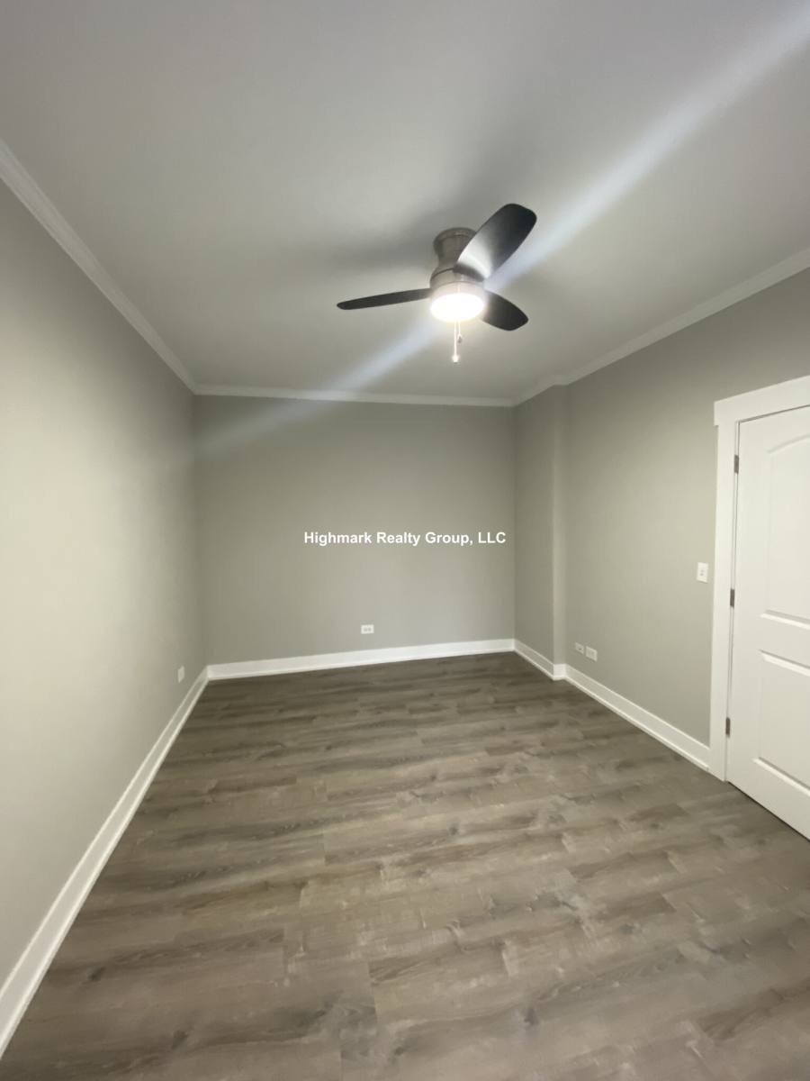 Apartment for rent at 6517 N Newgard Ave, Chicago, IL 60626