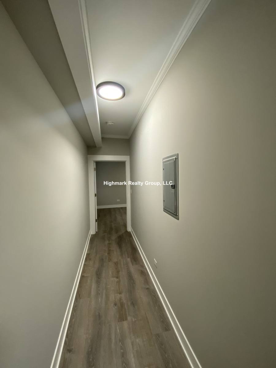 Apartment for rent at 6517 N Newgard Ave, Chicago, IL 60626