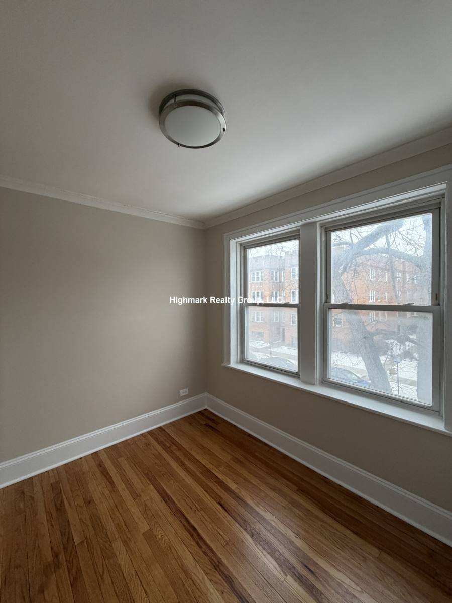 Apartment for rent at 4418 N Whipple St #1E, Chicago, IL 60625