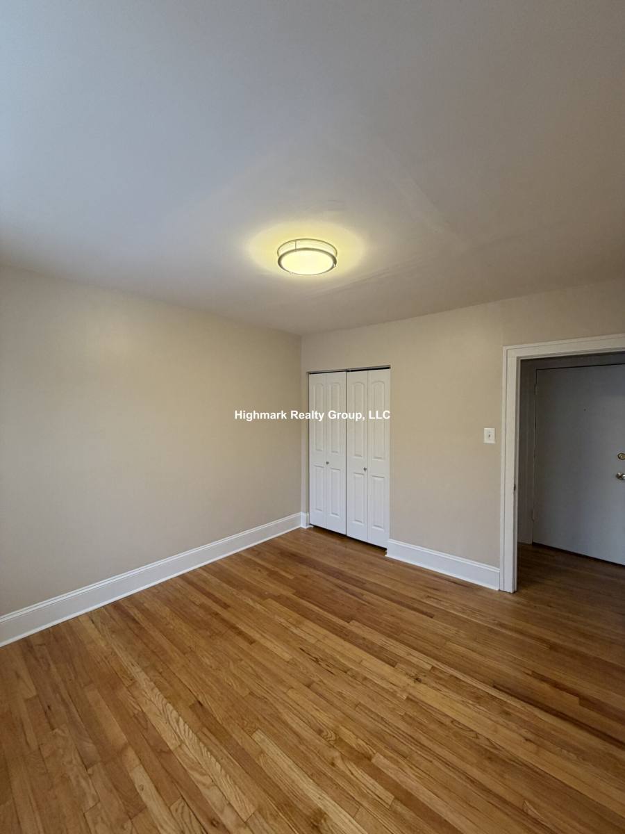 Apartment for rent at 4418 N Whipple St #1E, Chicago, IL 60625