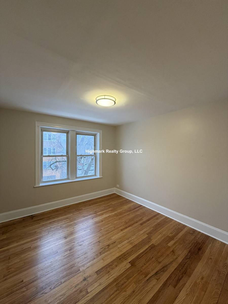 Apartment for rent at 4418 N Whipple St #1E, Chicago, IL 60625