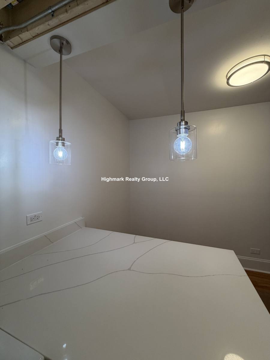 Apartment for rent at 4418 N Whipple St #1E, Chicago, IL 60625