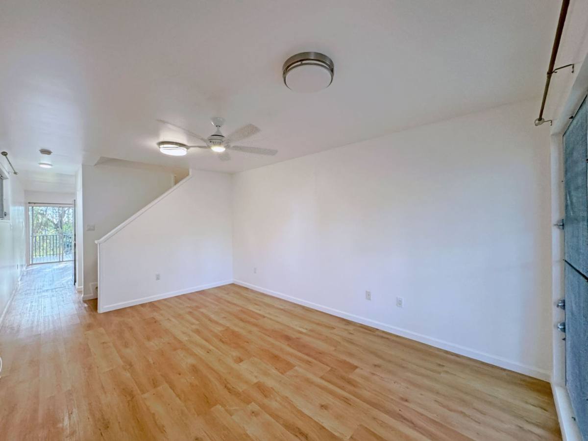 Townhouse for rent at 98-691 Kaonohi St, Aiea, HI 96701