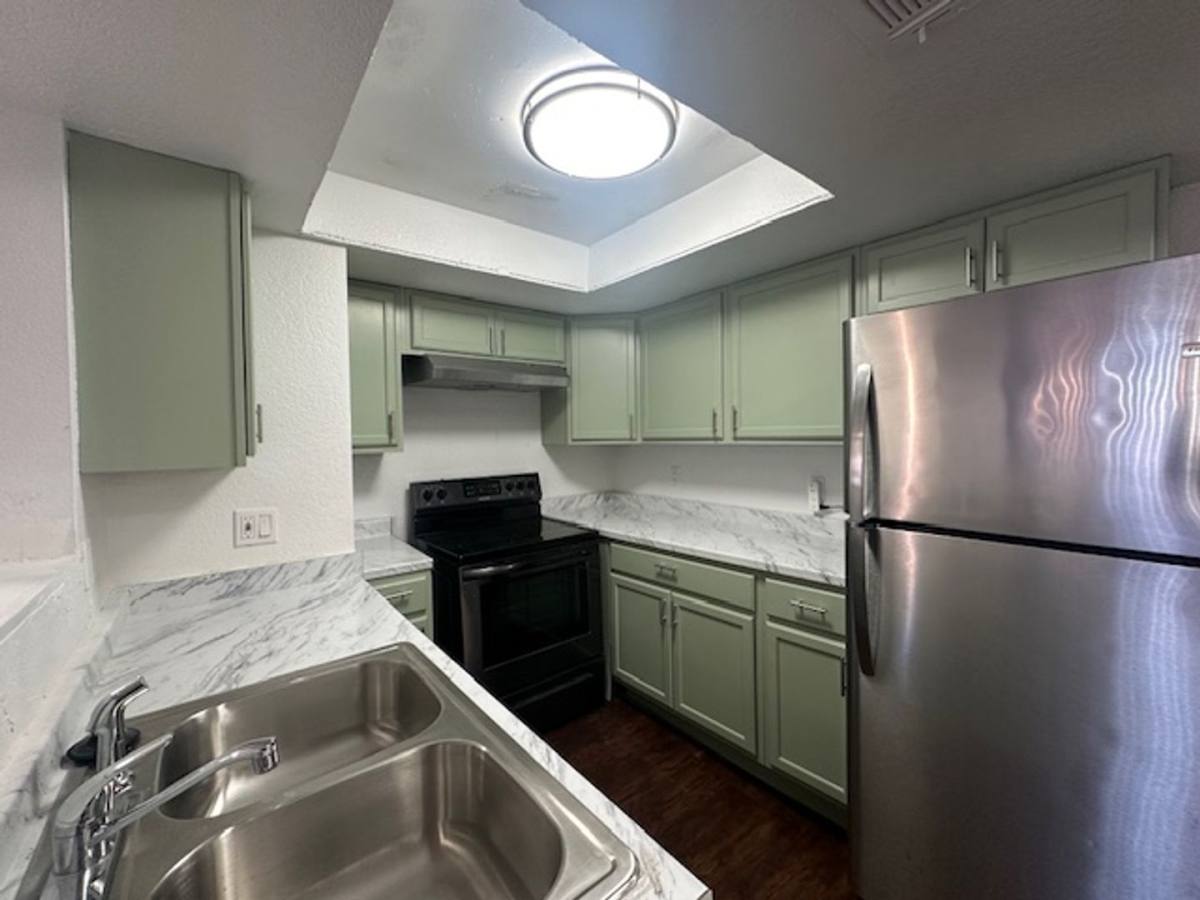 Apartment for rent at 1370 S Price Rd, Tempe, AZ 85281