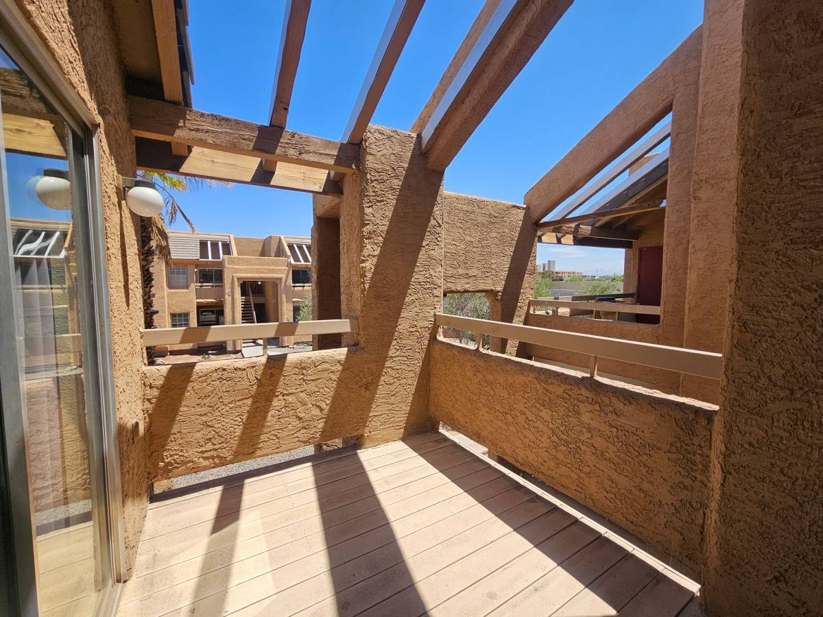 Apartment for rent at 1370 S Price Rd, Tempe, AZ 85281