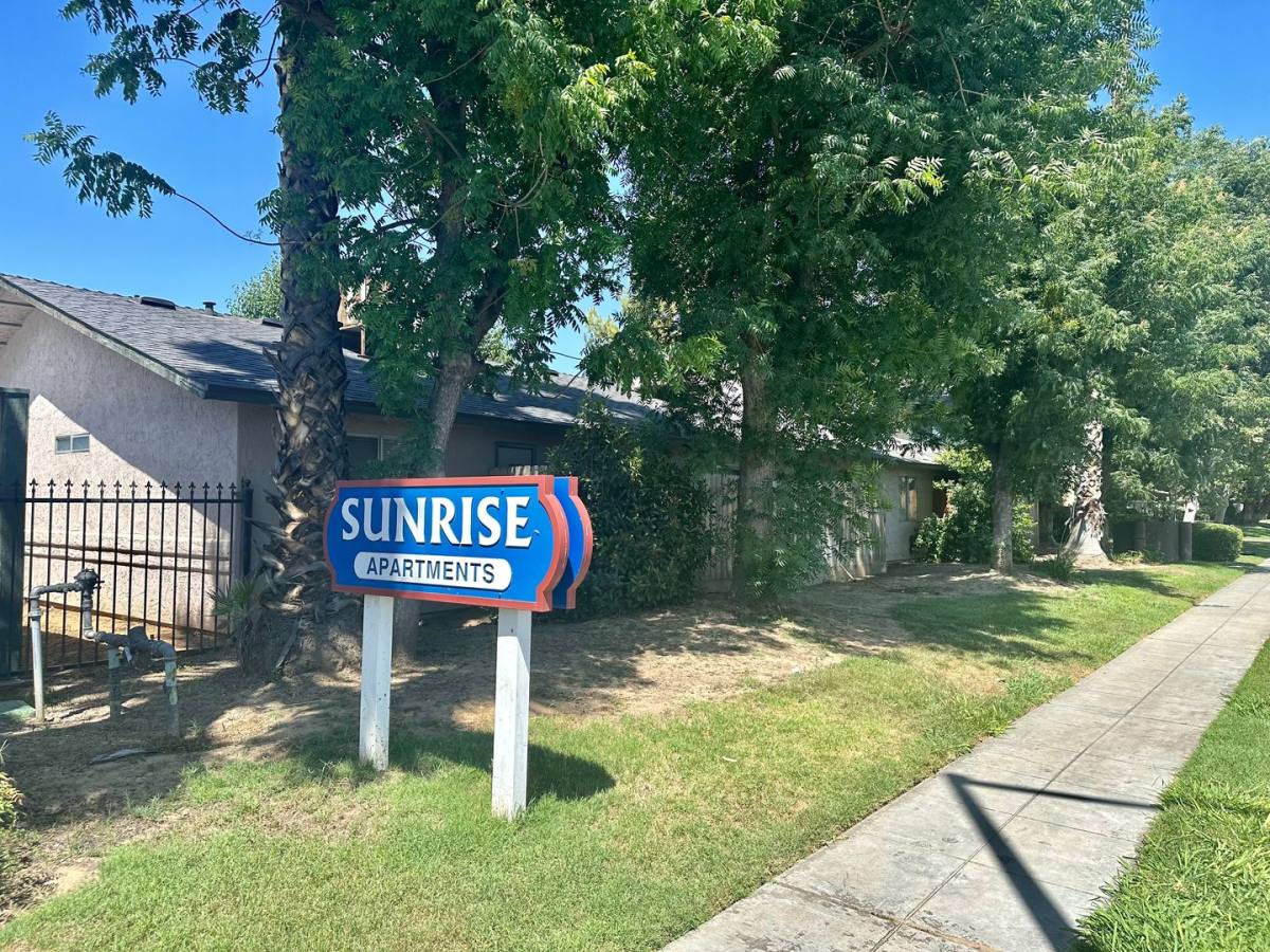 Apartment for rent at 5291 E Kings Canyon Rd, Fresno, CA 93727