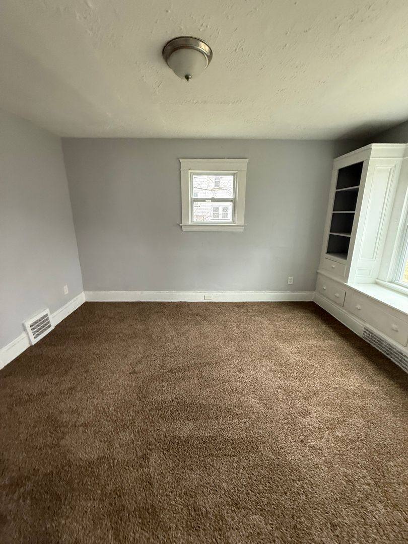 House for rent at 3375 E 145th St, Cleveland, OH 44120