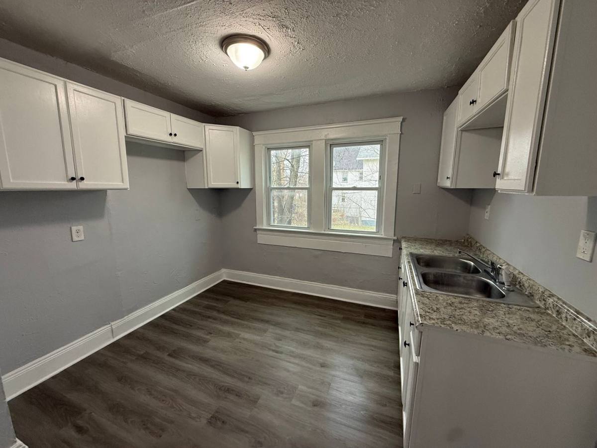 House for rent at 3375 E 145th St, Cleveland, OH 44120