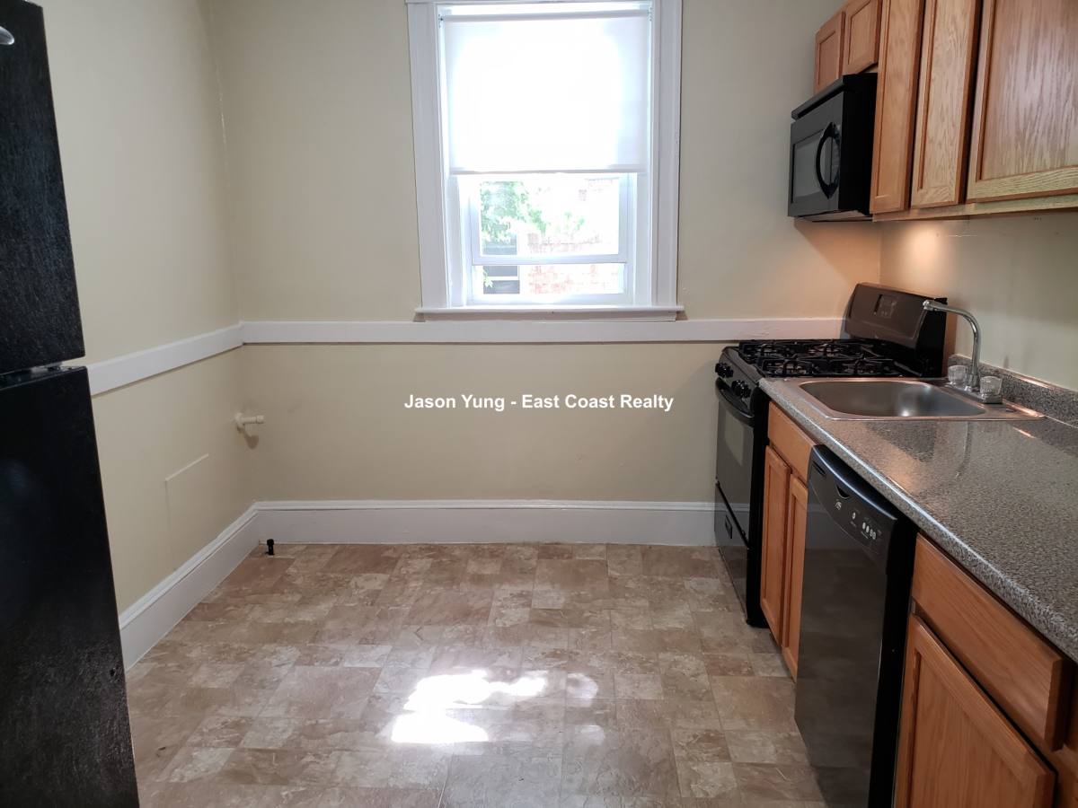 Apartment for rent at 14 Russell St #24, Quincy, MA 02169