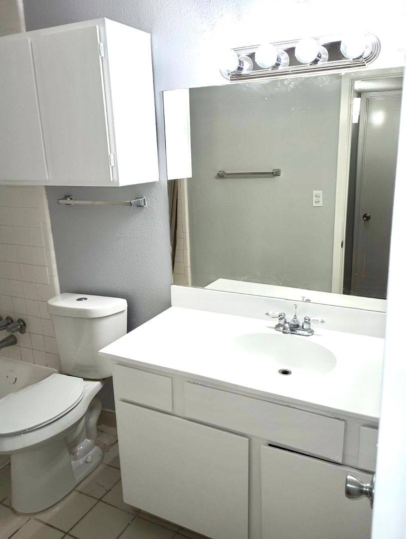 Apartment for rent at 3910 McDuffie, Houston, TX 77098