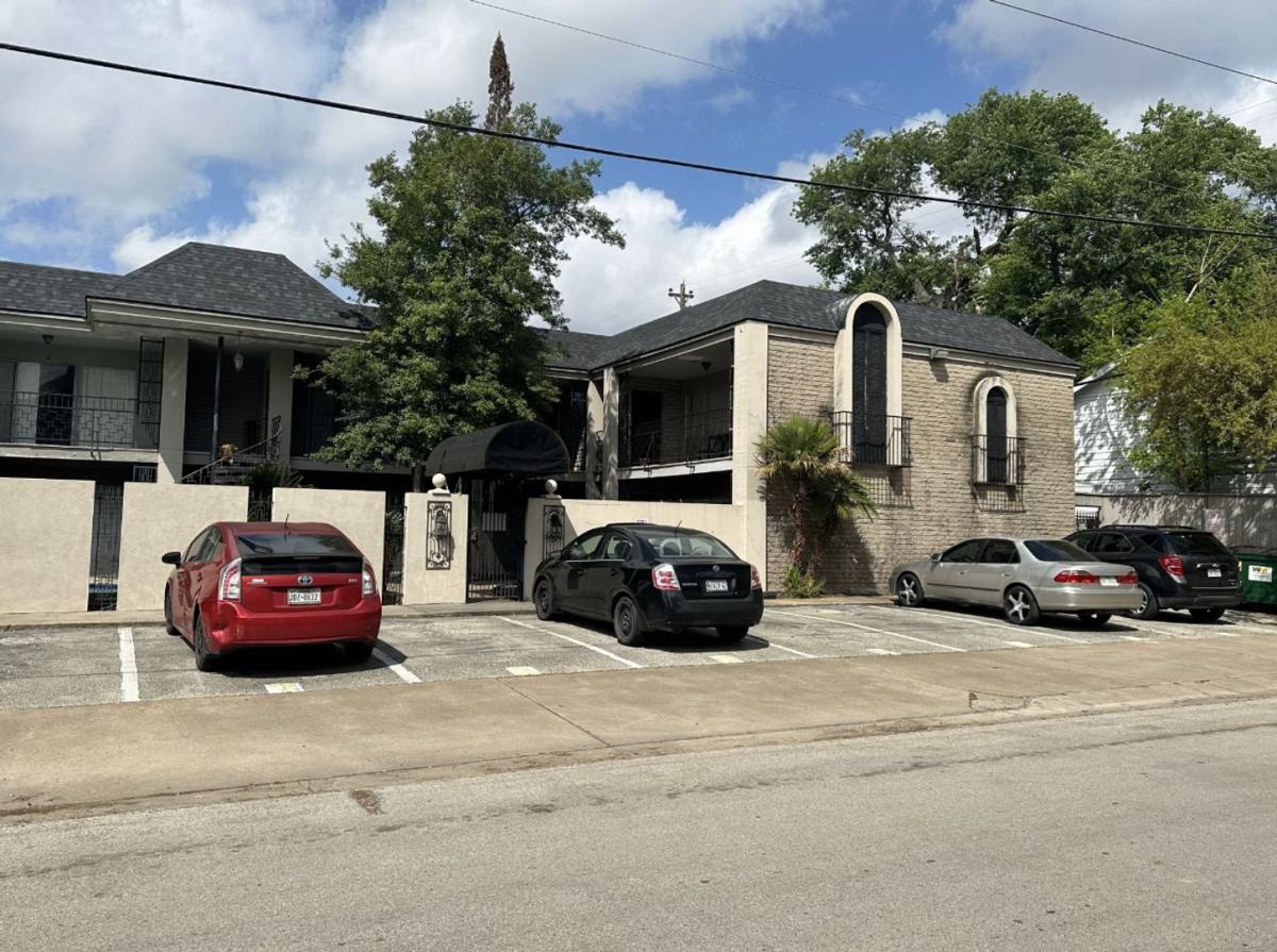 Apartment for rent at 3910 McDuffie, Houston, TX 77098