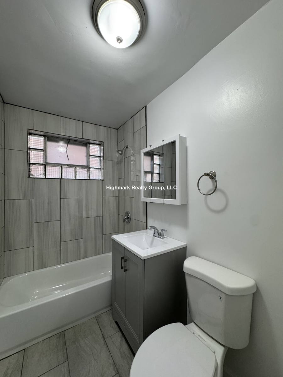 Apartment for rent at 2752 W N Shore Ave #1WW, Chicago, IL 60645