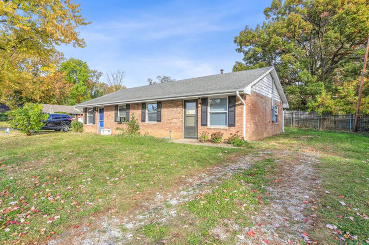 Apartment for rent at 210 212 Birch St, Champaign, IL 61820