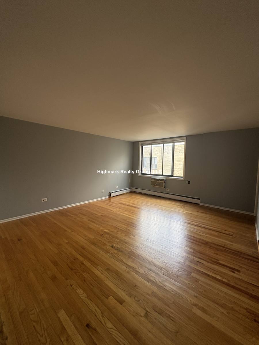 Apartment for rent at 1515 W Morse Ave #305, Chicago, IL 60626