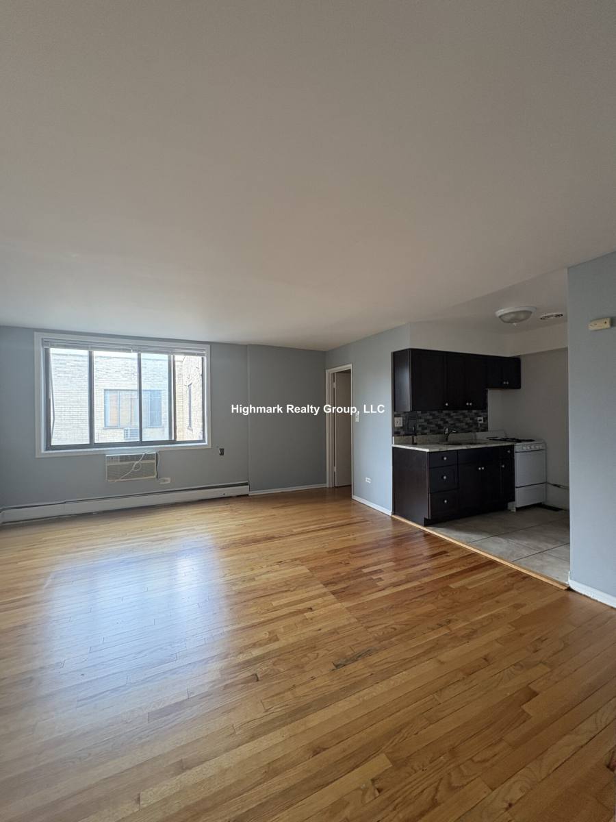 Apartment for rent at 1515 W Morse Ave #305, Chicago, IL 60626