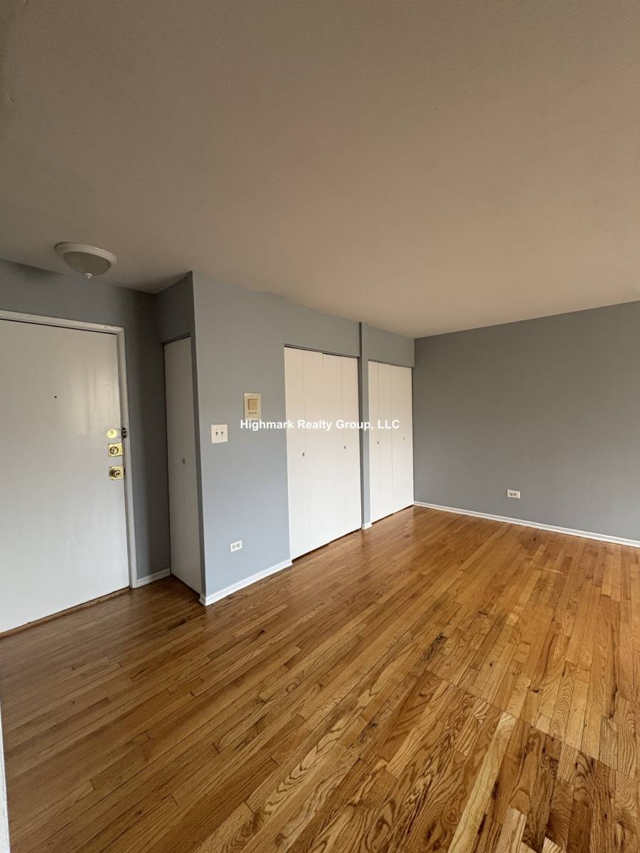 Apartment for rent at 1515 W Morse Ave #305, Chicago, IL 60626