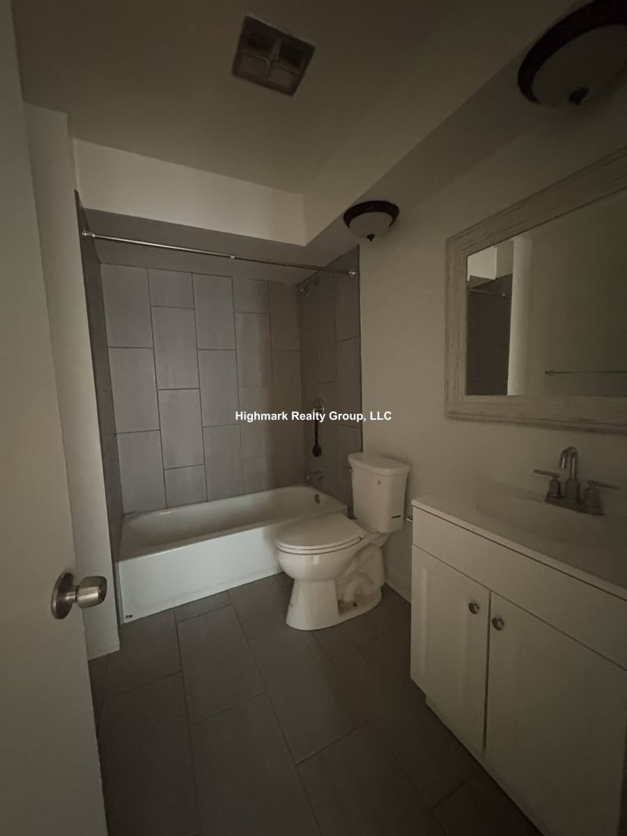 Apartment for rent at 1515 W Morse Ave #305, Chicago, IL 60626