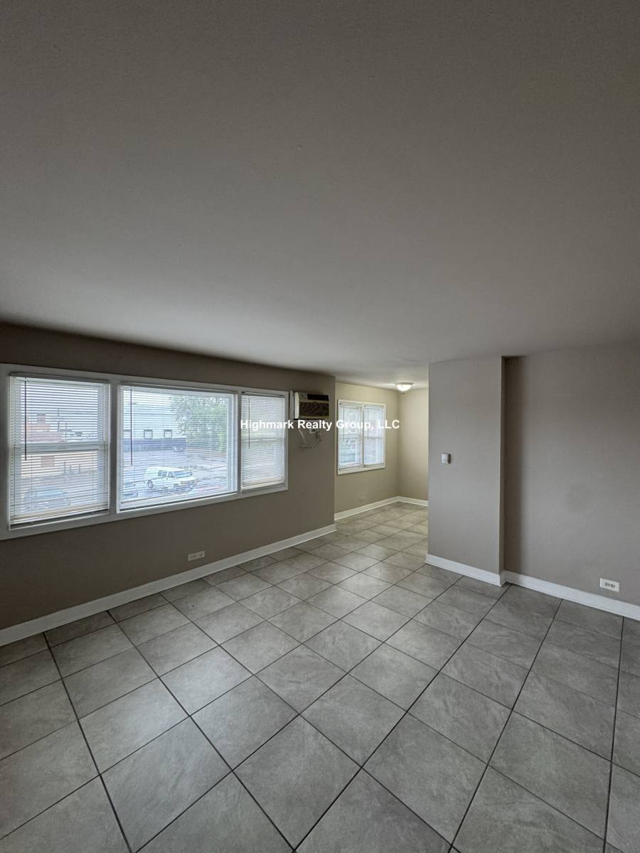 Apartment for rent at 9632 Ivanhoe Ave #1OA, Schiller Park, IL 60176