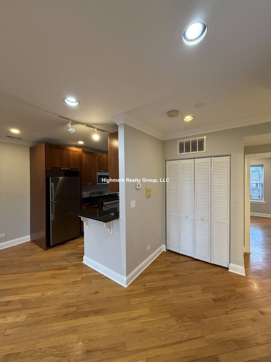 Condo for rent at 2242 W Morse Ave #G1, Chicago, IL 60645