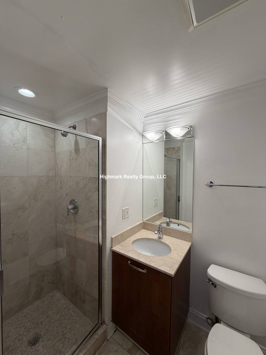 Condo for rent at 2242 W Morse Ave #G1, Chicago, IL 60645