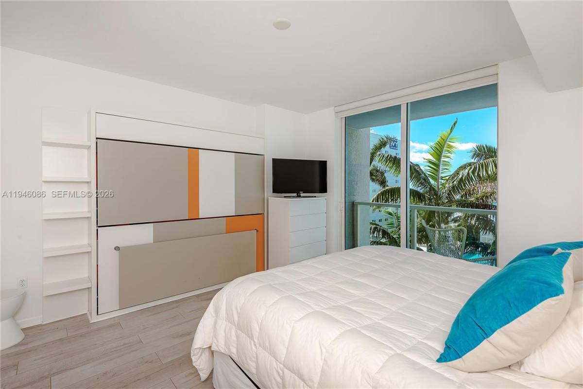 Condo for rent at 253 NE 2nd St #907, Miami, FL 33132
