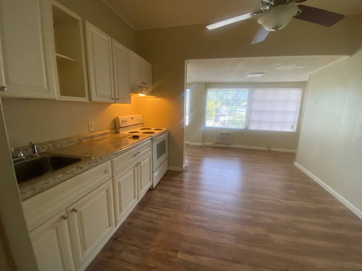 Apartment for rent at 600 SW 9th St, Fort Lauderdale, FL 33315