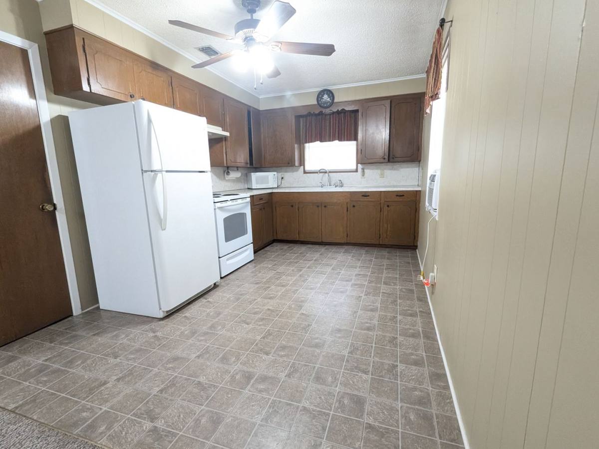 Apartment for rent at 1 Inwood Rd, Texarkana, TX 75501
