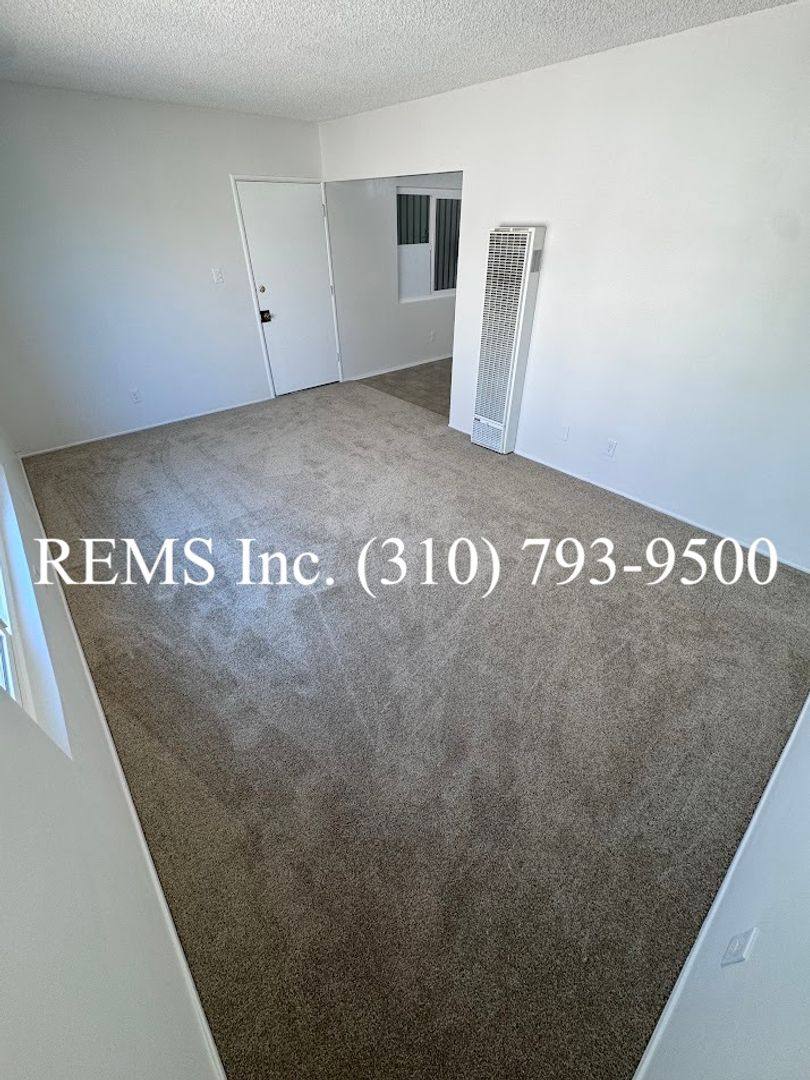 Apartment for rent at 825 Myrtle Ave, Inglewood, CA 90301