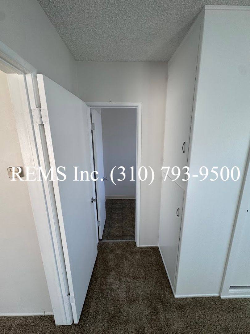 Apartment for rent at 825 Myrtle Ave, Inglewood, CA 90301