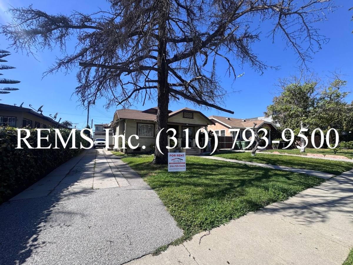 Apartment for rent at 825 Myrtle Ave, Inglewood, CA 90301