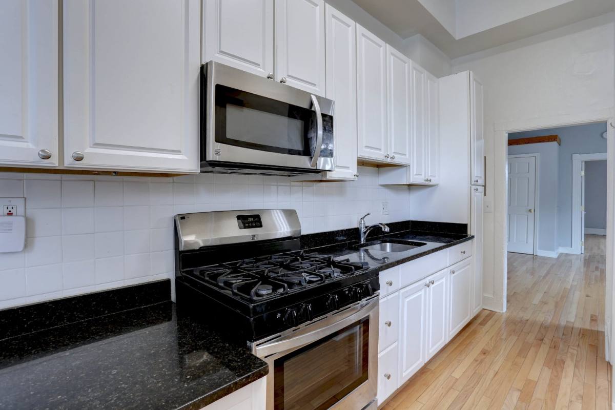 Apartment for rent at 632 S Broadway #200, Baltimore, MD 21231