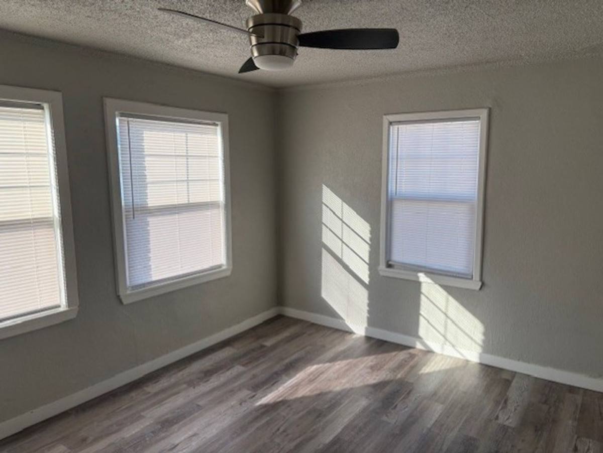 Apartment for rent at 145 S Main St, Jefferson, OR 97352