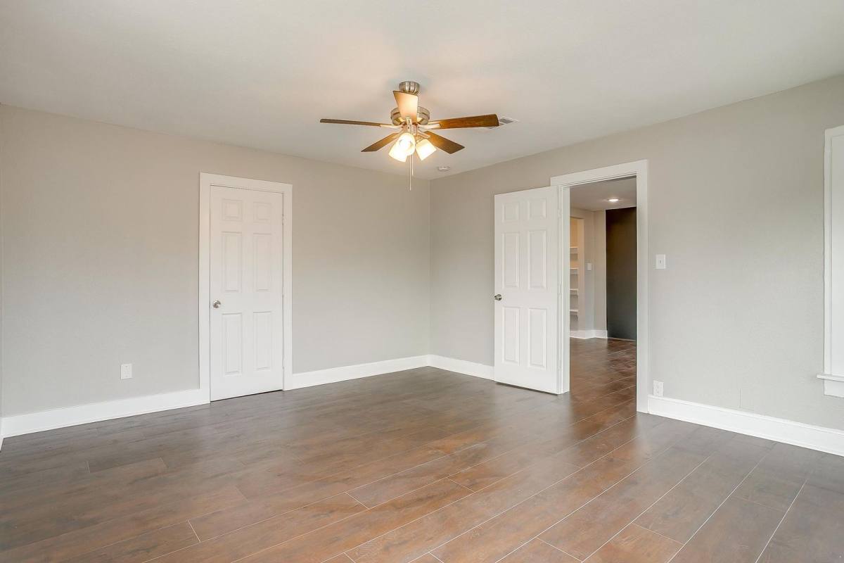 Townhouse for rent at 2932 Travis Ave, Fort Worth, TX 76110