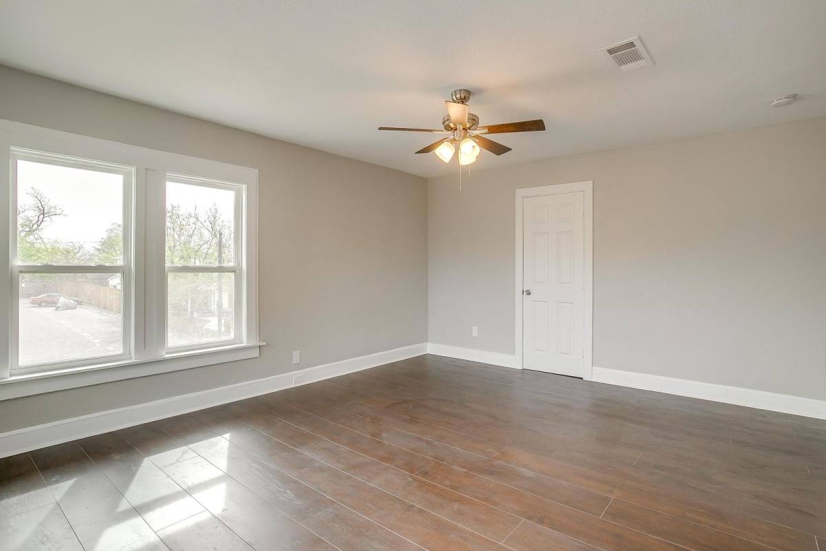 Townhouse for rent at 2932 Travis Ave, Fort Worth, TX 76110